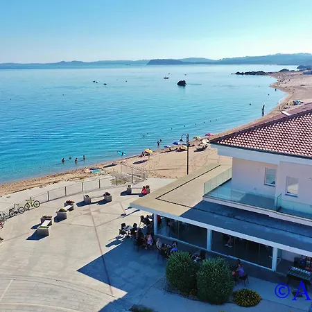 Domo Damare 招待所 Vignola Mare